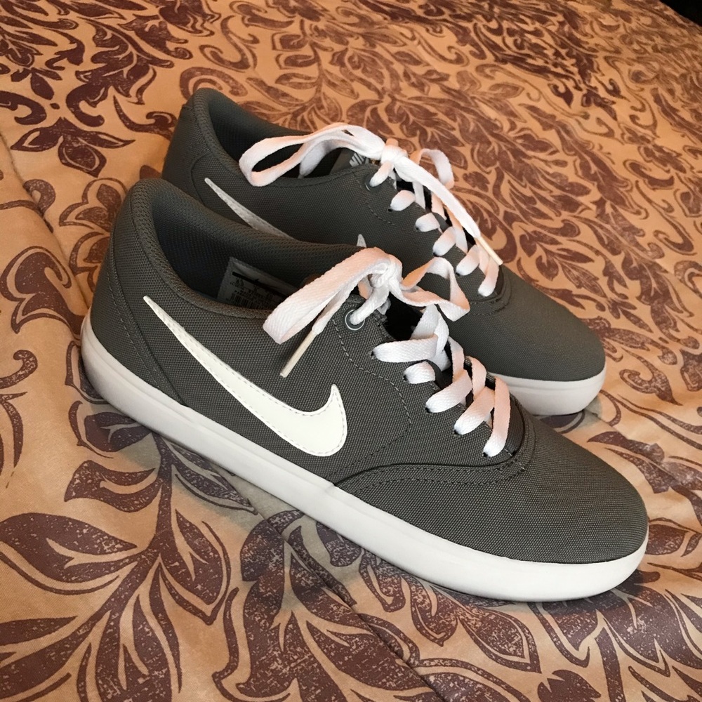 Grey Nikes SB Brand New sz 8 & 8.5